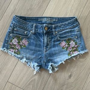 American Eagle size 2 floral embroidery festival shorts with raw hem